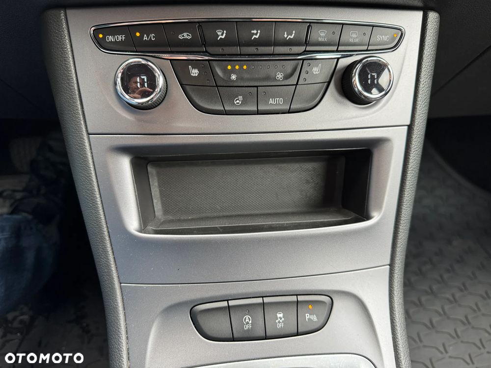 Opel Astra 1.4 T Elegance S&S - 19