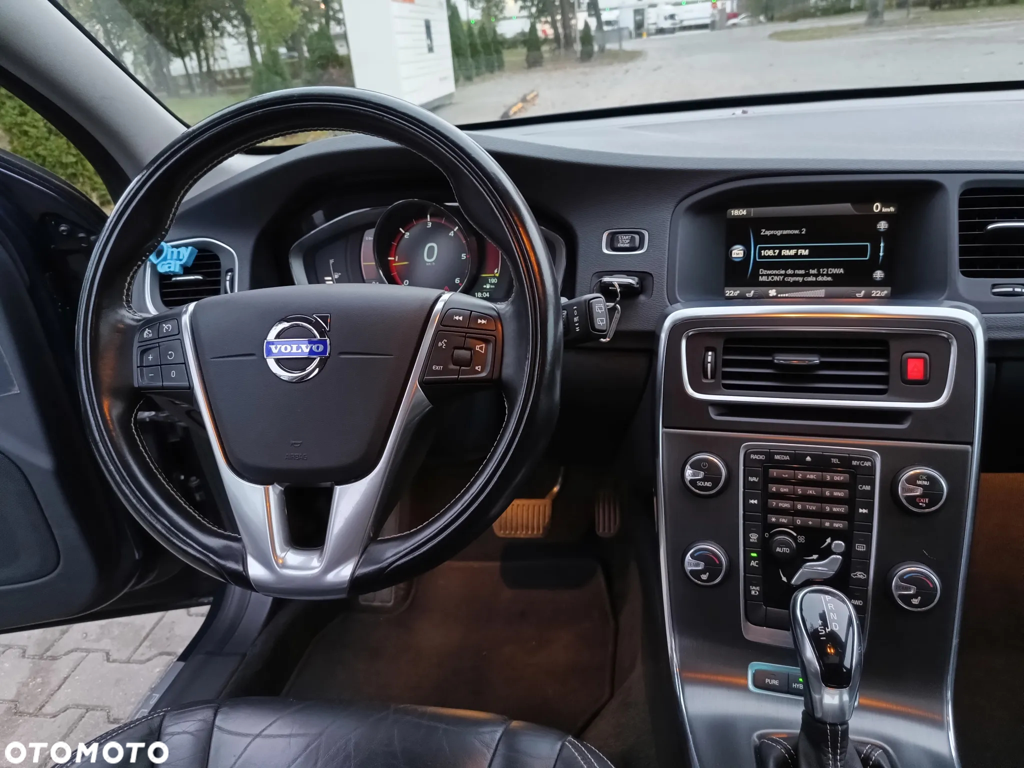 Volvo V60 D6 AWD Plug-in Hybrid R-Design Summum - 18