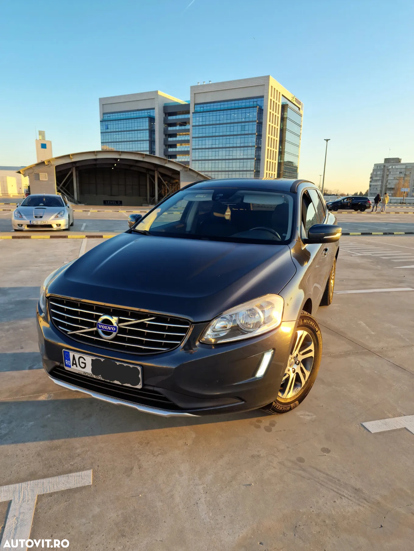 Volvo XC 60 - 4