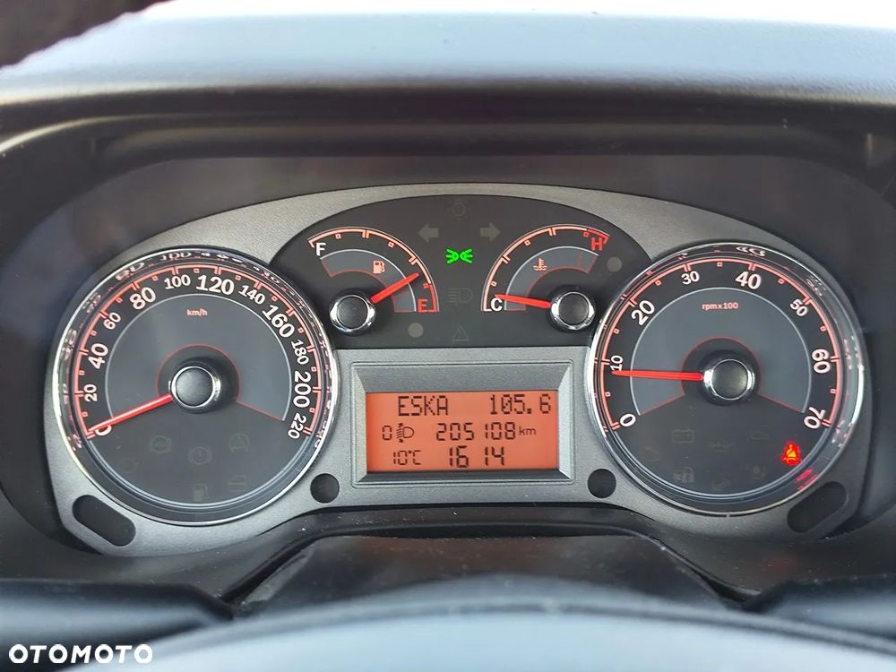 Fiat Linea 1.6 MJ 16V Dynamic - 12