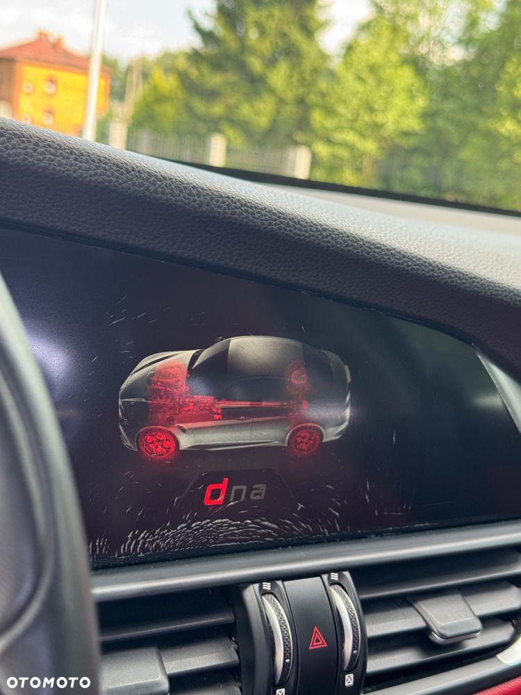 Alfa Romeo Giulia 2.0 Turbo Veloce TI Q4 - 31