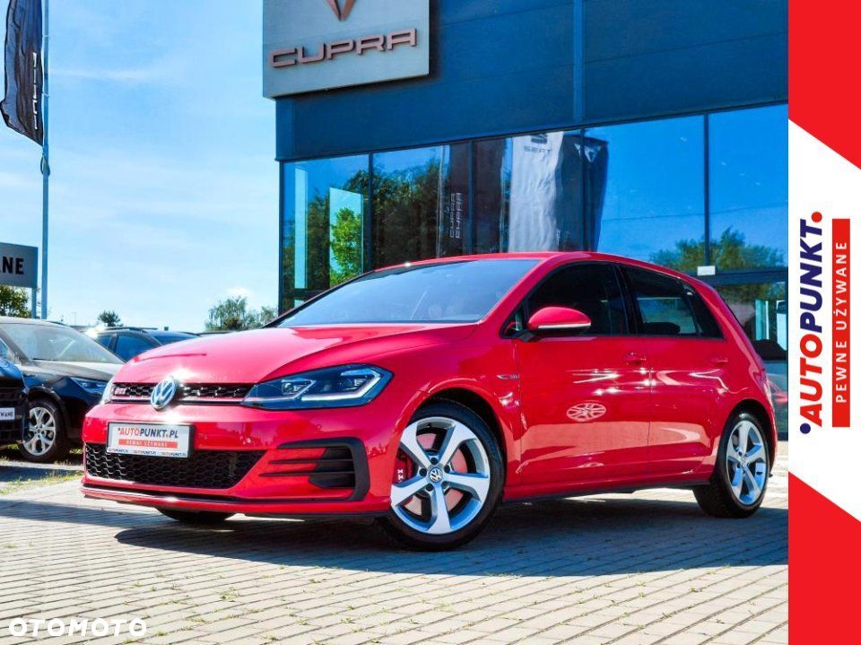 Volkswagen Golf - 1