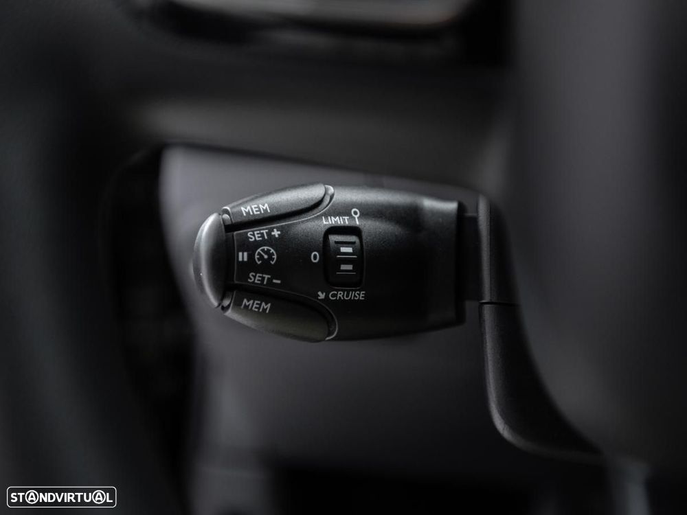 Citroën C3 1.5 BlueHDi Shine — fotografia 13