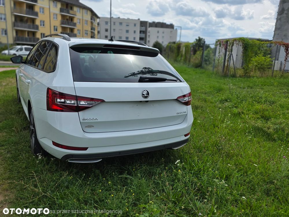 Skoda Superb 2.0 TDI Sportline DSG - 20