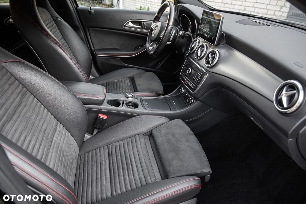Mercedes-Benz GLA 200 (CDI) d 4Matic 7G-DCT AMG Line - 17