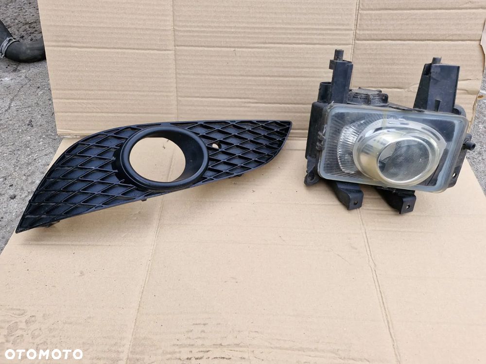 Halogen prawy lewy kratka zderzaka Opel Astra H III LIFT - 2