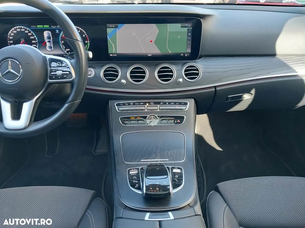 Mercedes-Benz E 300 de Aut. - 15