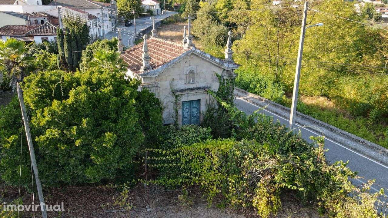 Quinta com Casa Senhorial e Capela - Grande imagem: 2/15