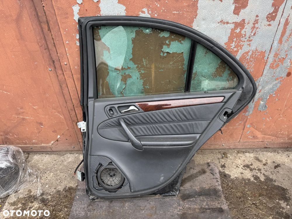 Drzwi prawe Mercedes C-Klasa W203 prawy tył tylne kolor 197 OE - 4