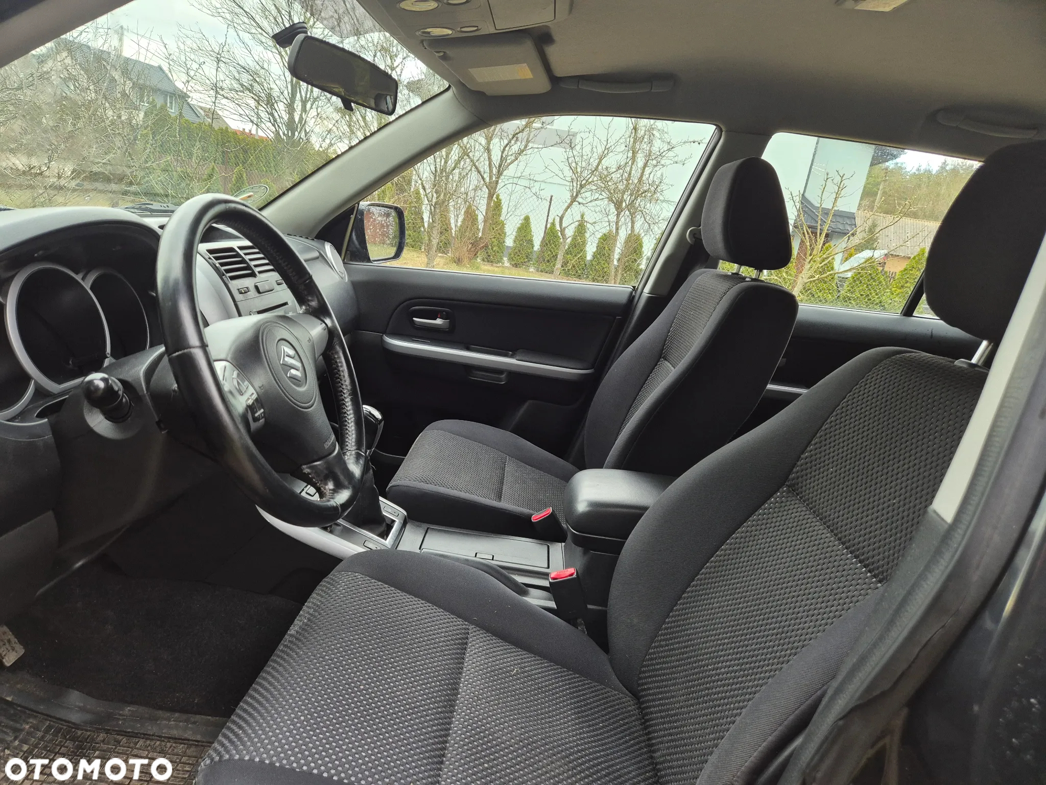 Suzuki Grand Vitara 2.0 - 12