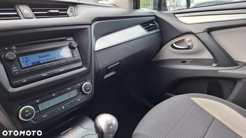 Toyota Avensis - 15