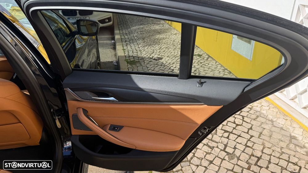BMW 530 e Pack M — fotografia 16