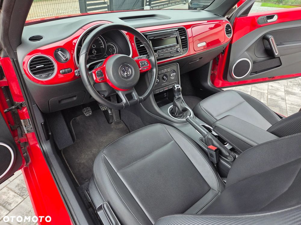 Volkswagen New Beetle - 28