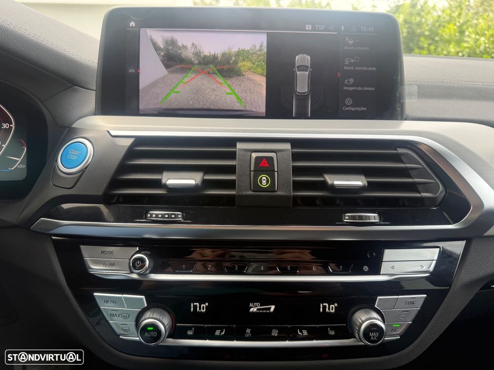 BMW iX3 Impressive - 32