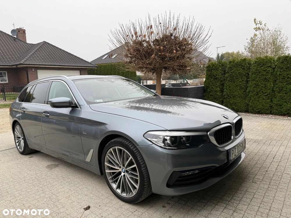 BMW Seria 5 520d Sport Line - 2