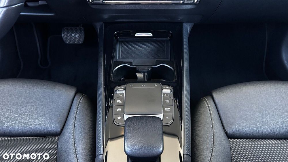 Mercedes-Benz GLA 200 Style - 18