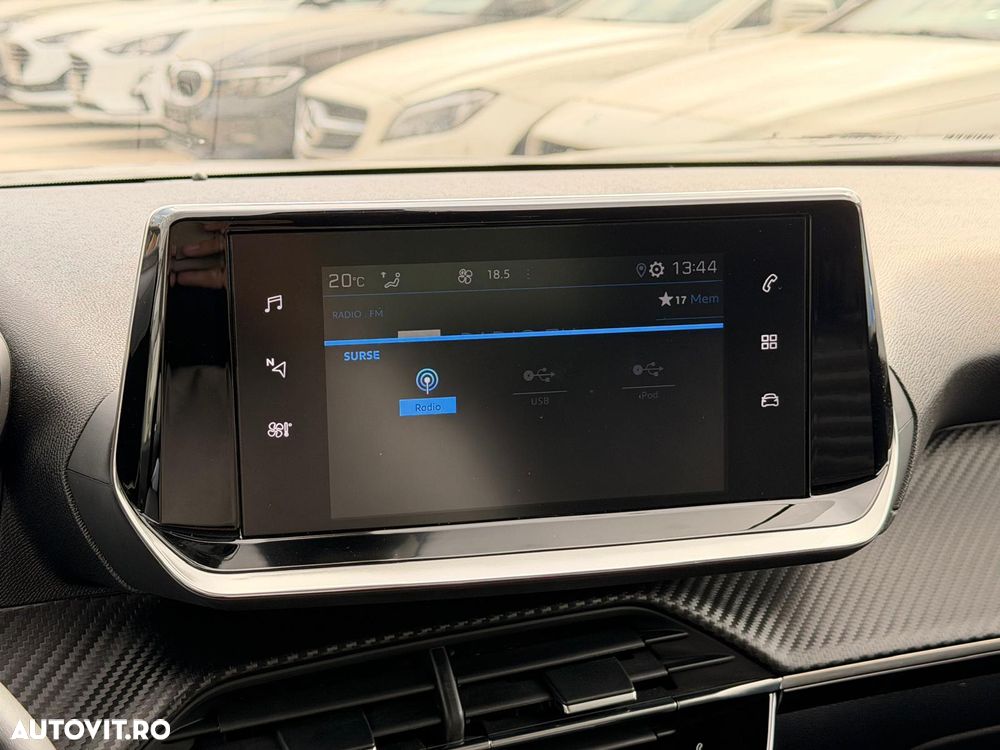 Peugeot 2008 1.2 L PureTech STT EAT8 Allure - 28