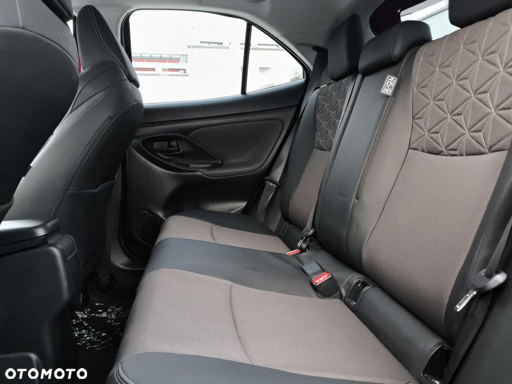 Toyota Yaris Cross Hybrid 1.5 Executive - 12