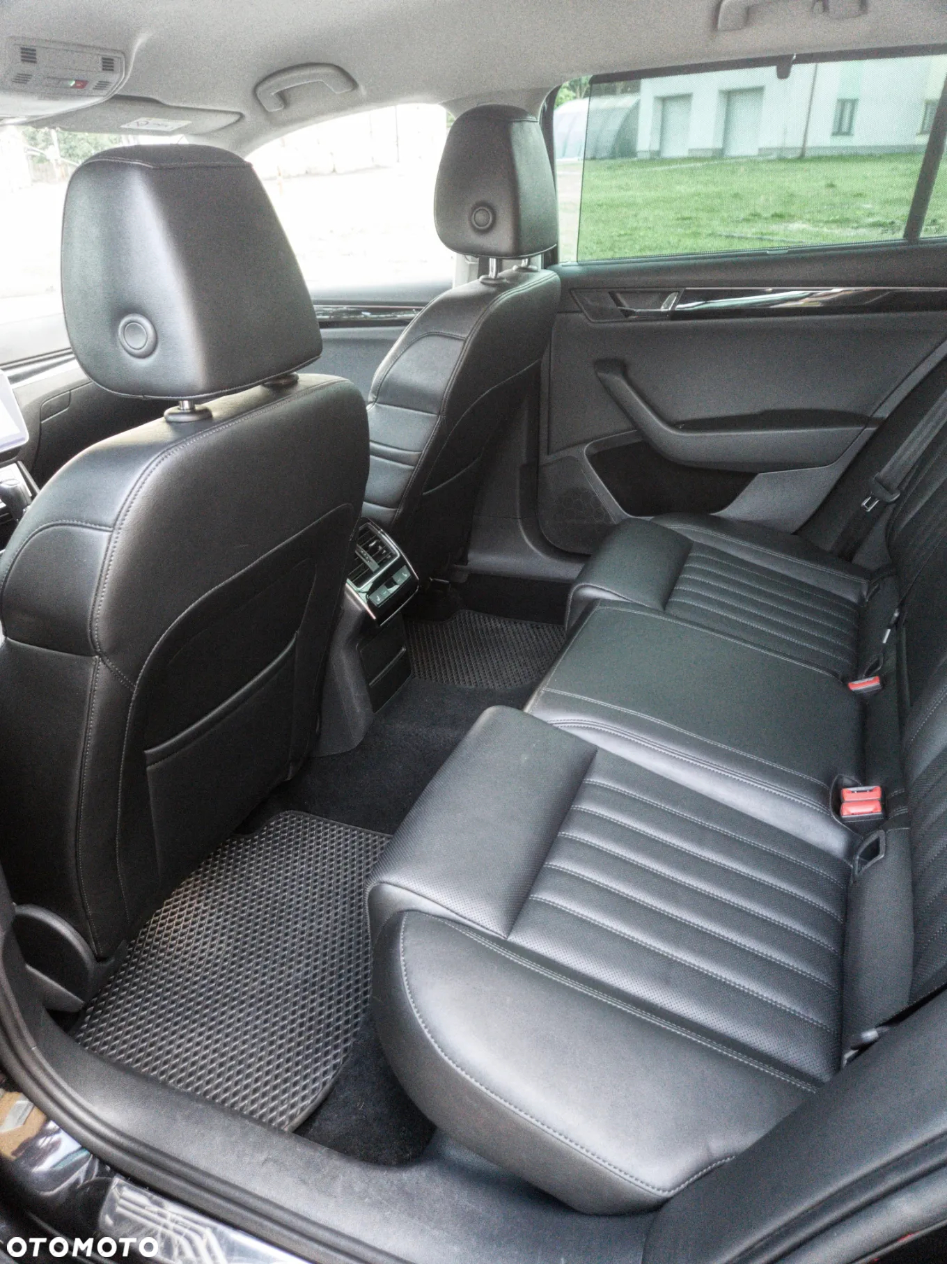 Skoda Superb 2.0 TSI 4x4 L&K DSG - 17