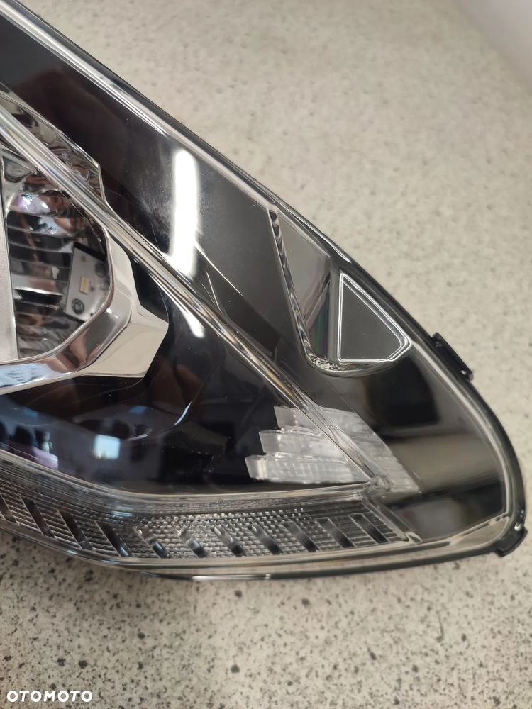 Lampa przód, przednia, reflektor Peugeot Metropolis 400 - 7