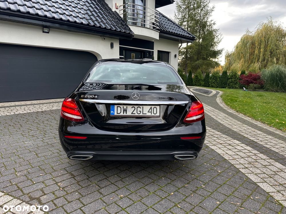 Mercedes-Benz Klasa E 200 d 9G-TRONIC - 14