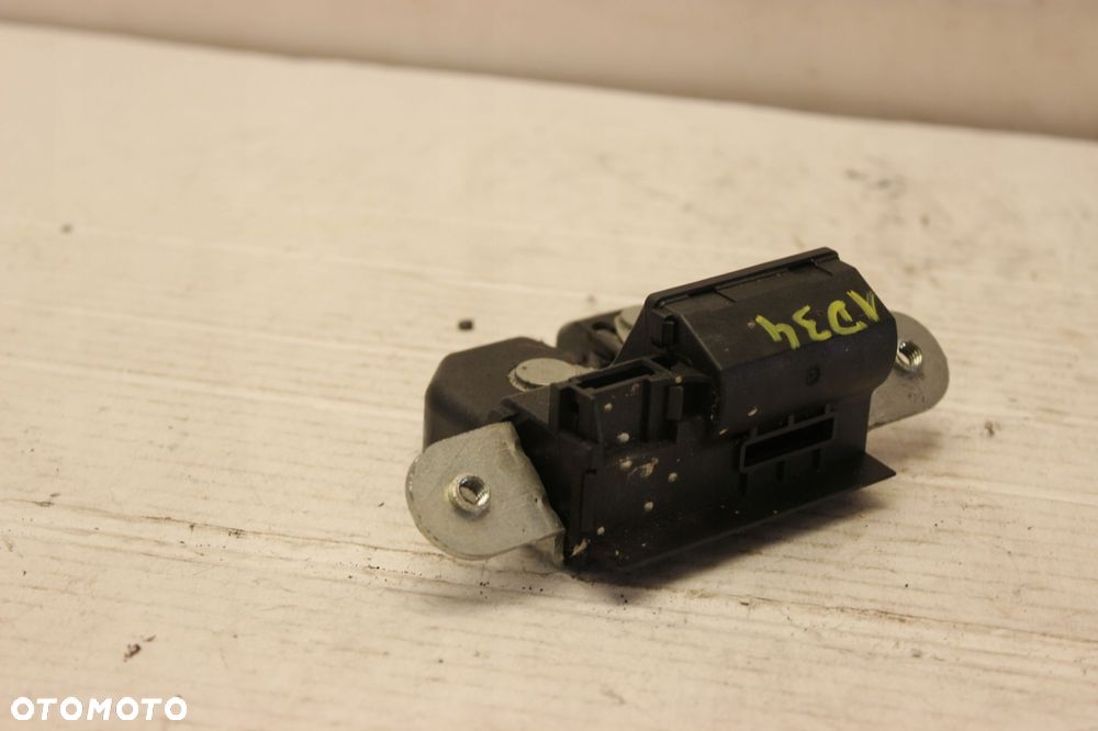 OPEL CORSA 06R- ZAMEK KLAPY TYŁ TYLNEJ - 4