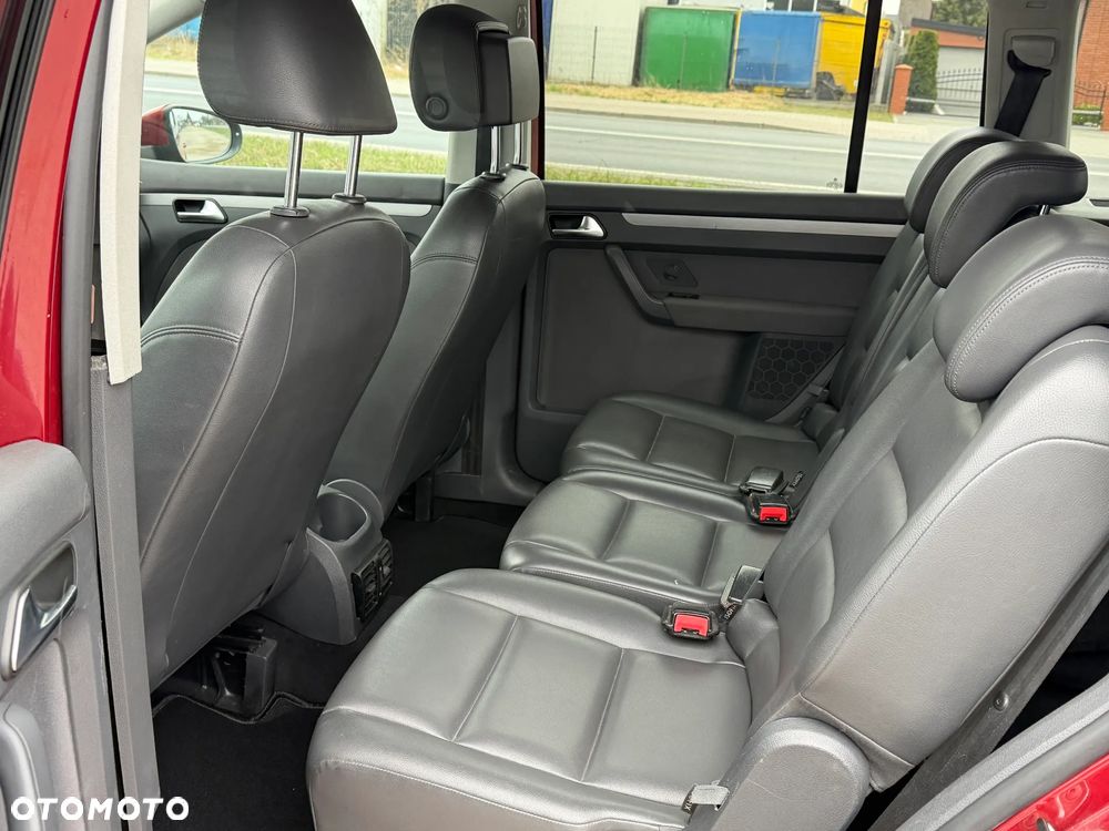 Volkswagen Touran - 19