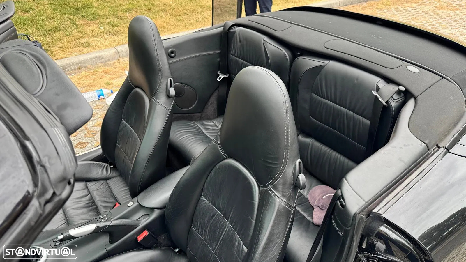 Porsche 911 (996) Carrera 4 - 12