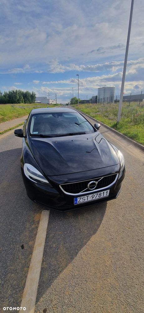 Volvo V40 D2 Momentum - 1