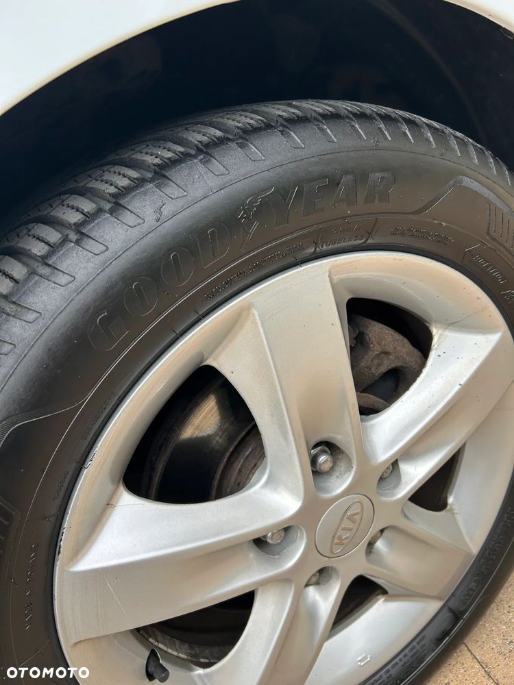 Kia Ceed - 8