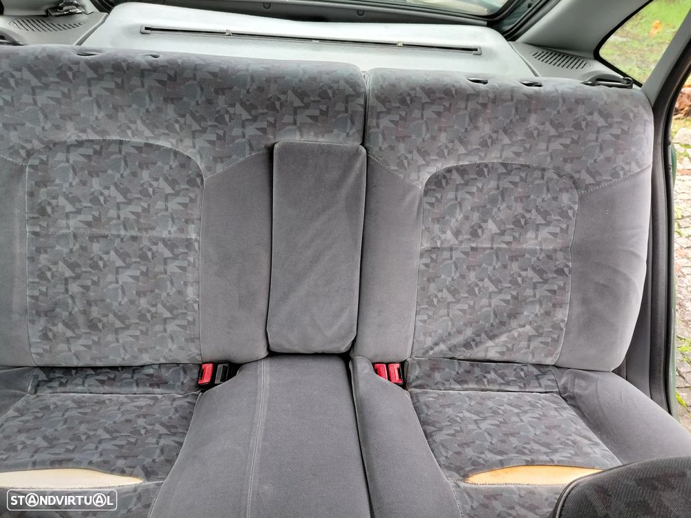 Renault Laguna 1.8 RXE - 6