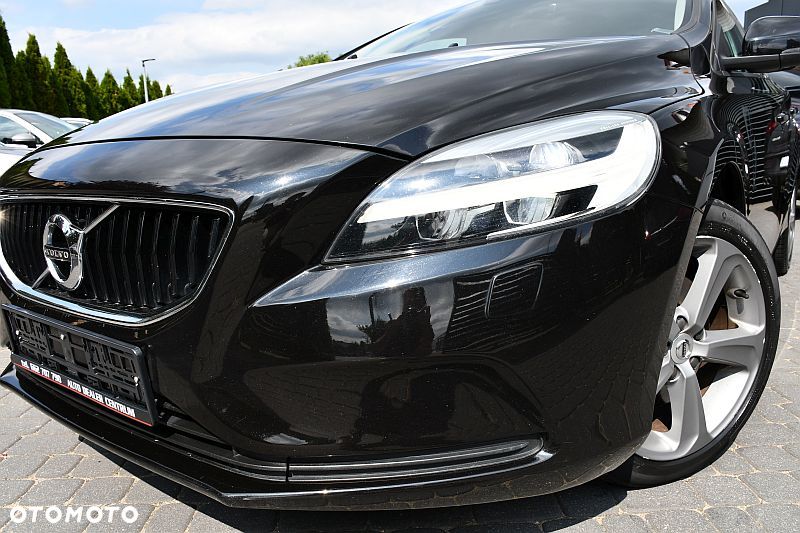 Volvo V40 T3 Momentum - 34