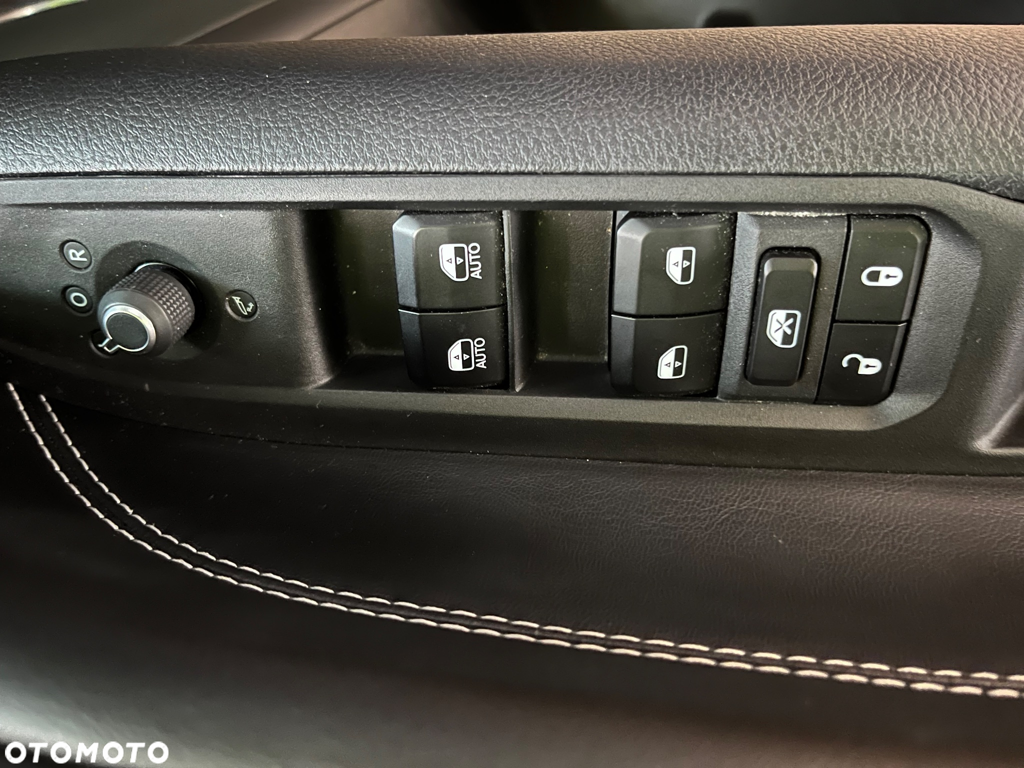 Jeep Compass 1.3 T4 4xe PLUG-IN HYBRID Automatik Limited - 32
