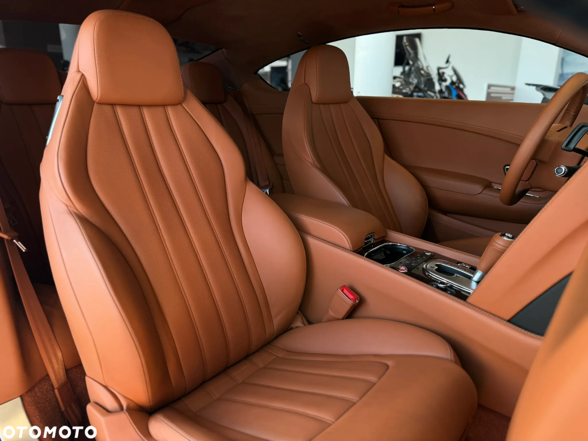 Bentley Continental GT - 10