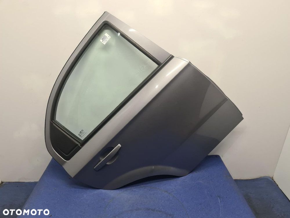 CHEVROLET AVEO T250 SEDAN DRZWI TYŁ PRAWE   04U - 1