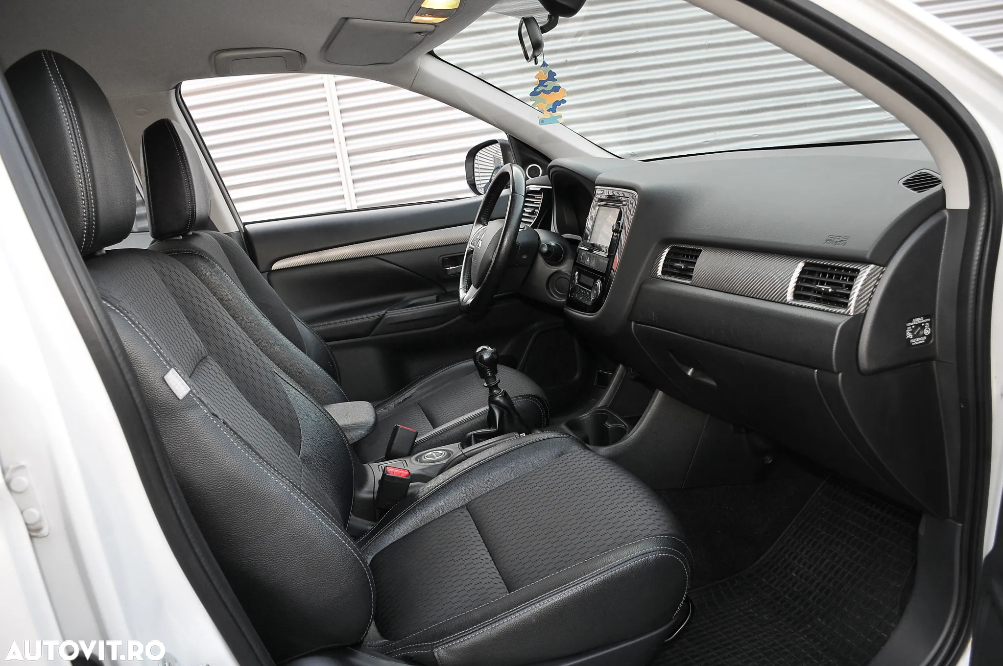 Mitsubishi Outlander 2.2 DI-D 4WD Intense - 14