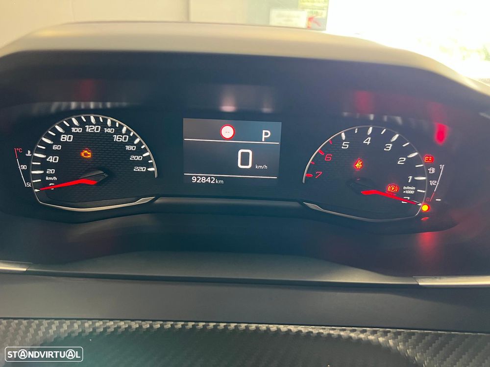 Peugeot 2008 1.5 BlueHDi Active Pack EAT8 - 26