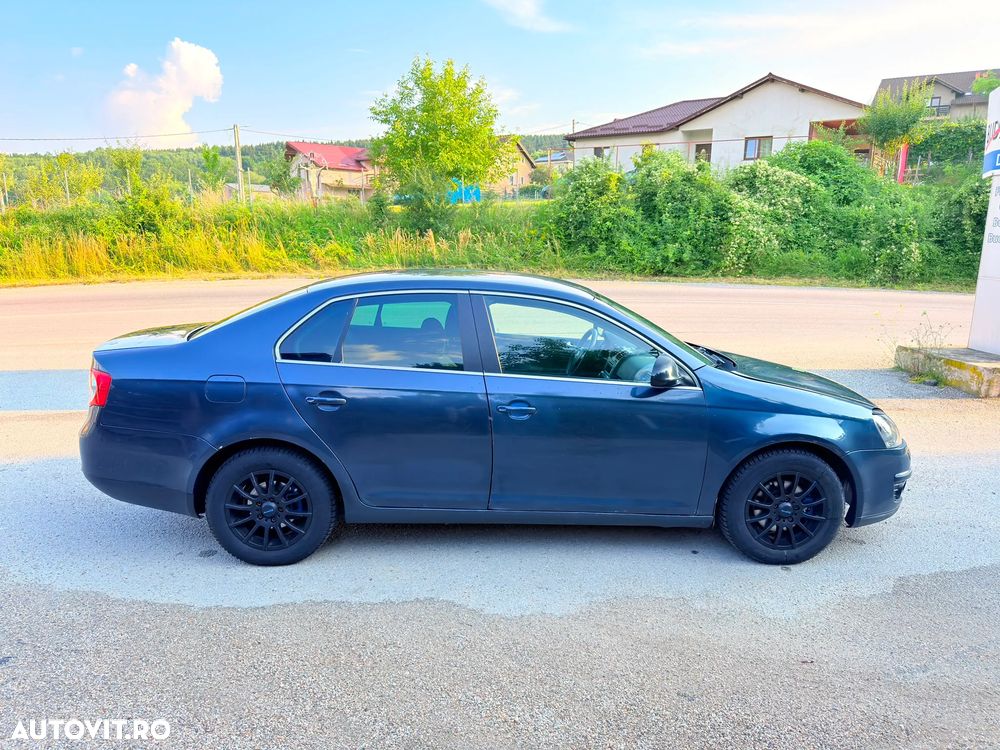 Volkswagen Jetta - 3