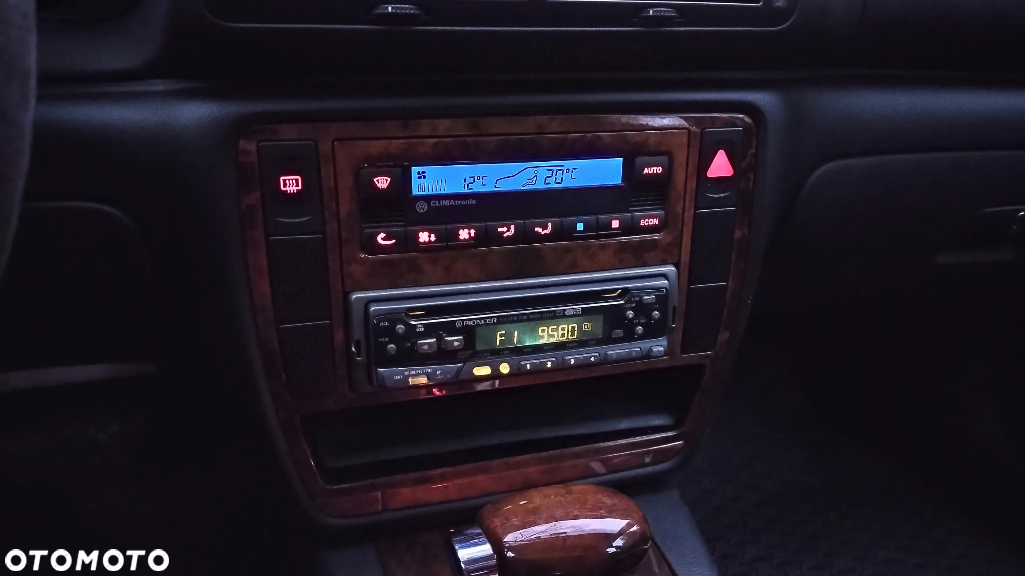 Volkswagen Passat - 30