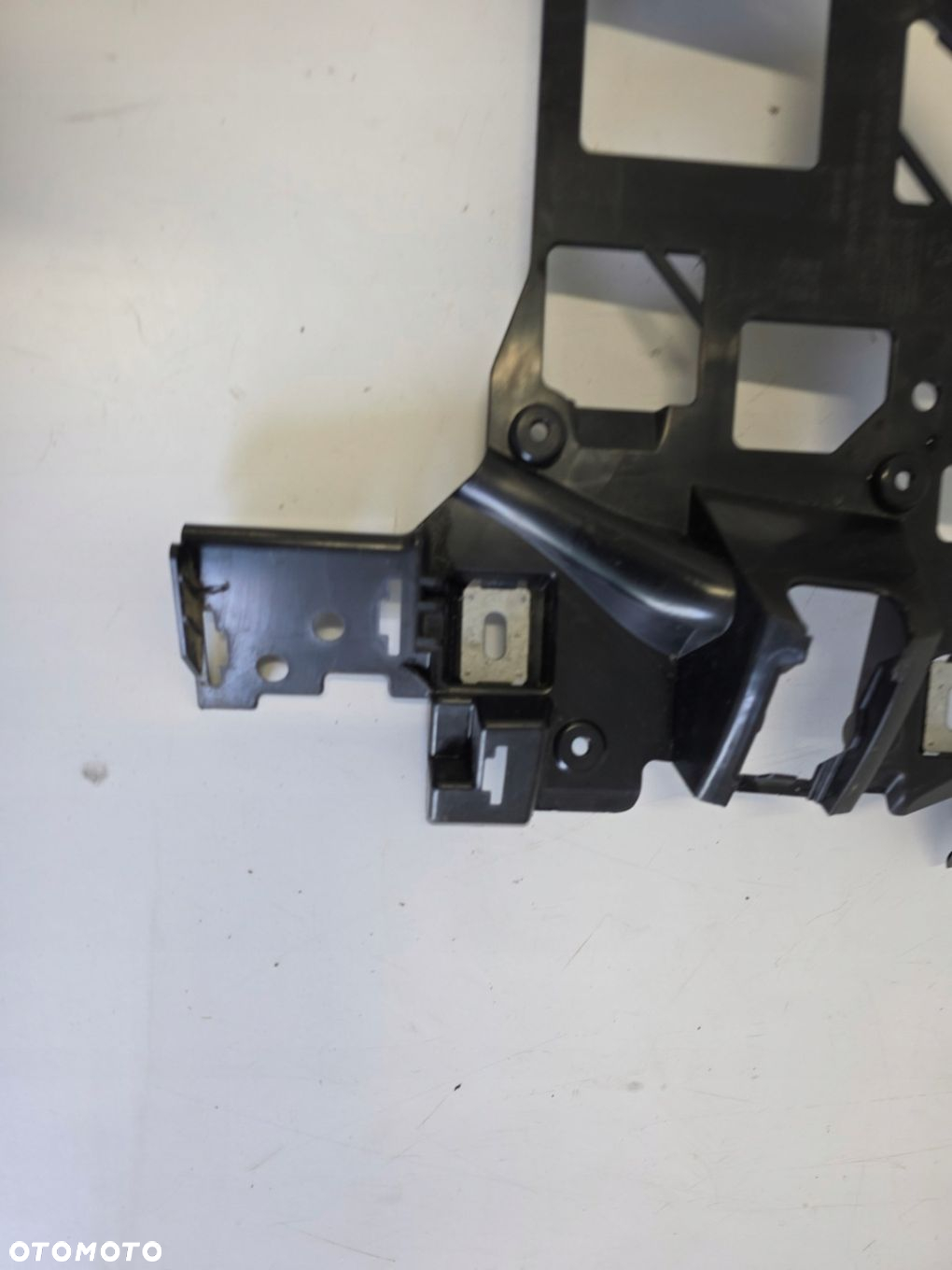 Ślizg zderzaka lewy tył MERCEDES C klasa W206 A2068808201 - 2
