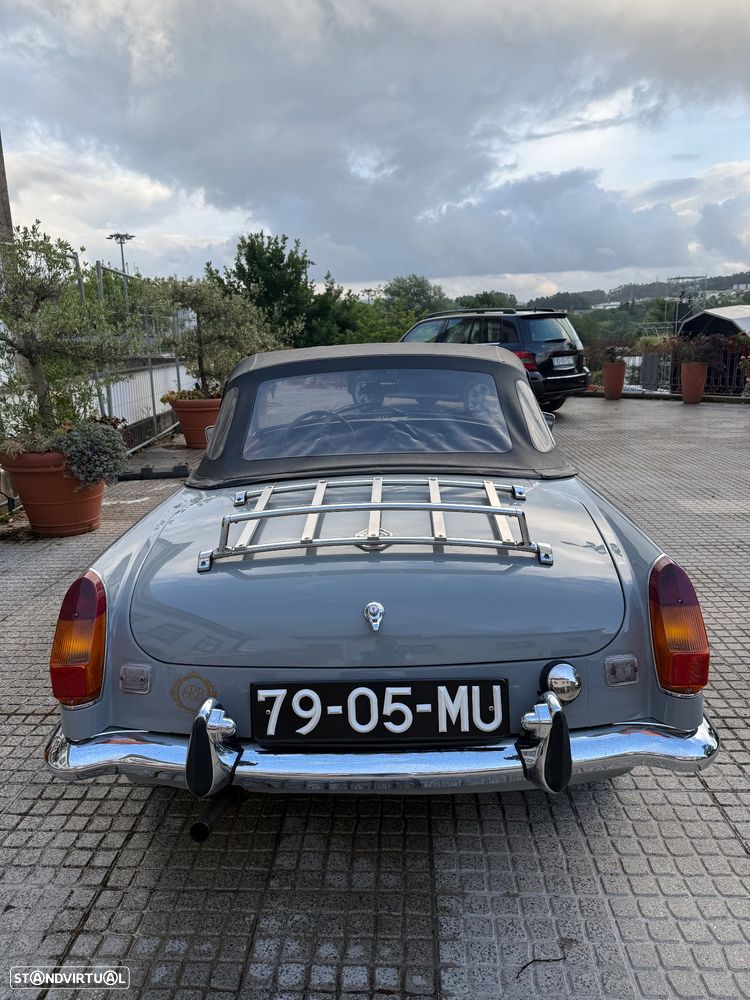 MG MGB - 9