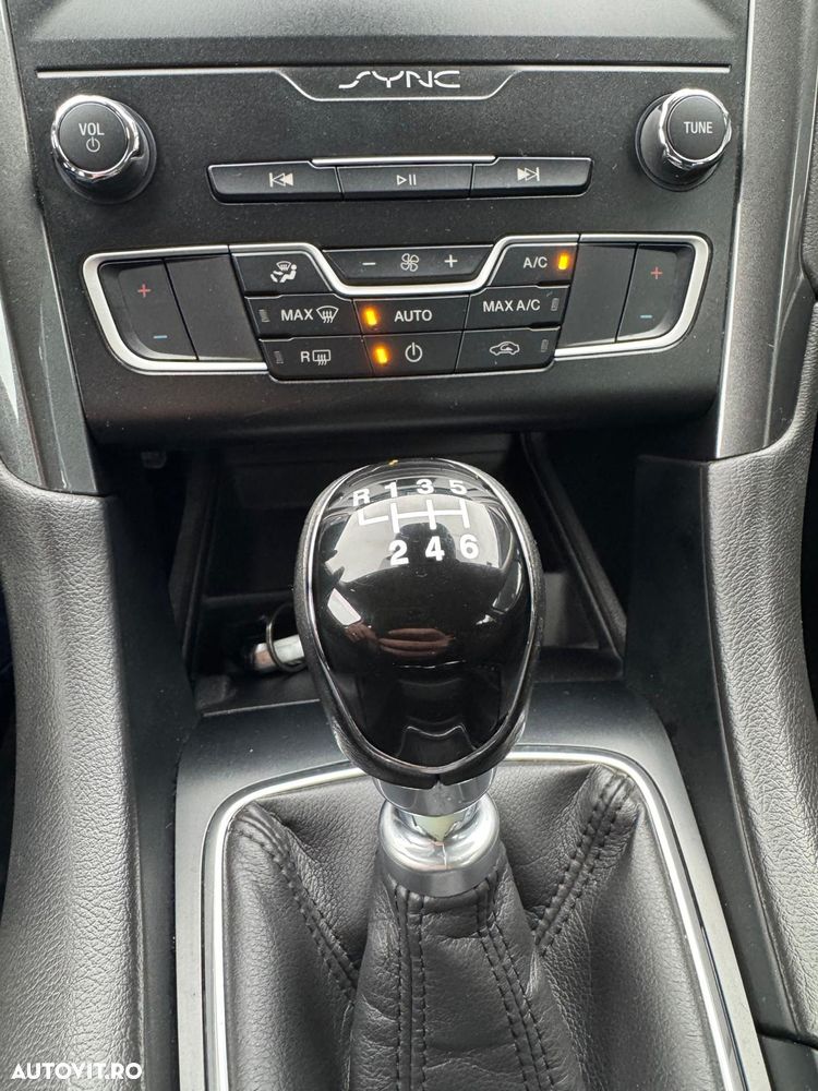 Ford Mondeo - 12