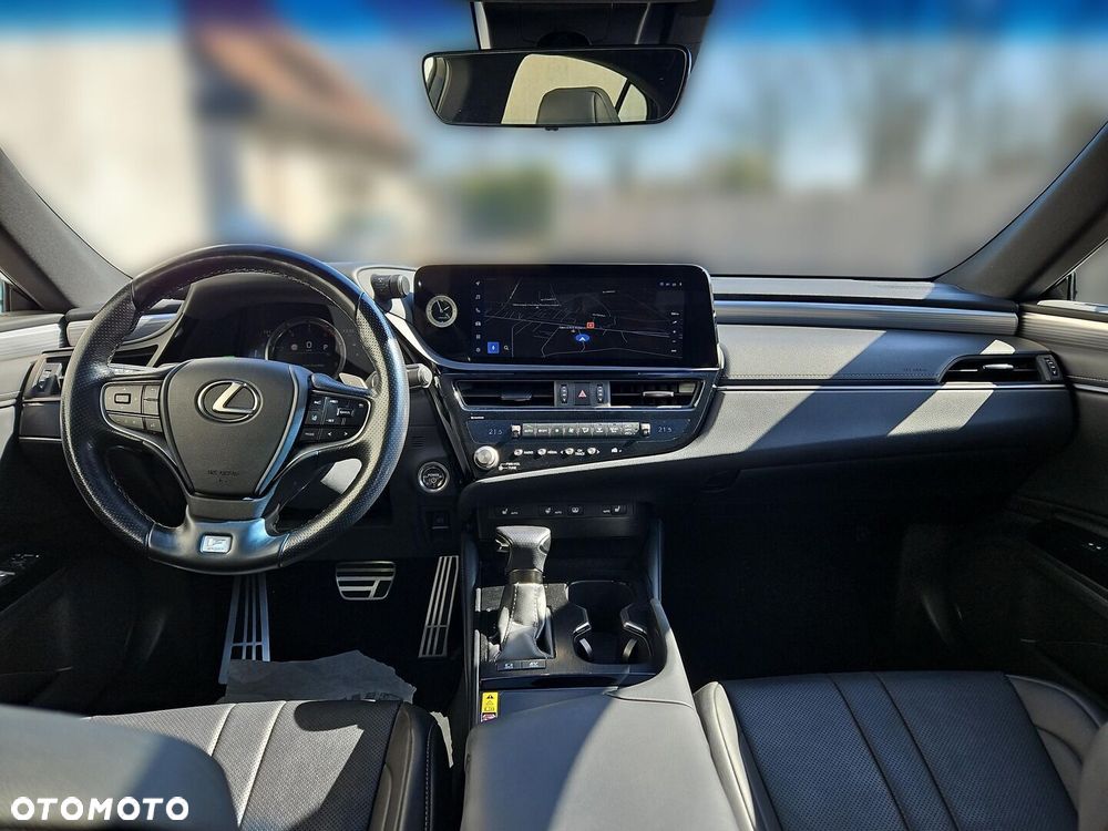 Lexus ES 300h F Sport Edition - 9