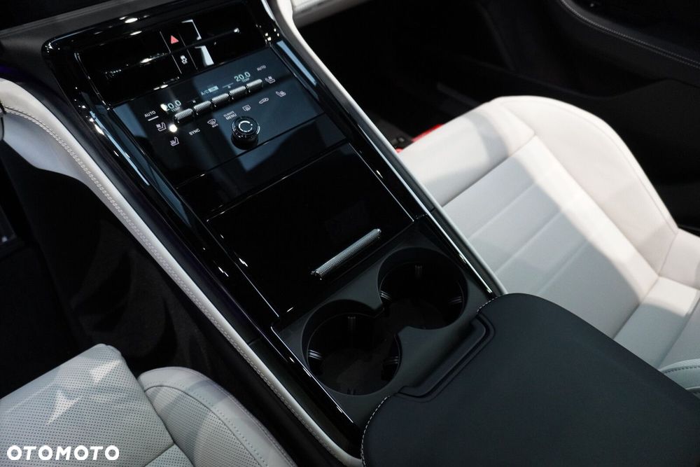 Porsche Panamera 4 - 22