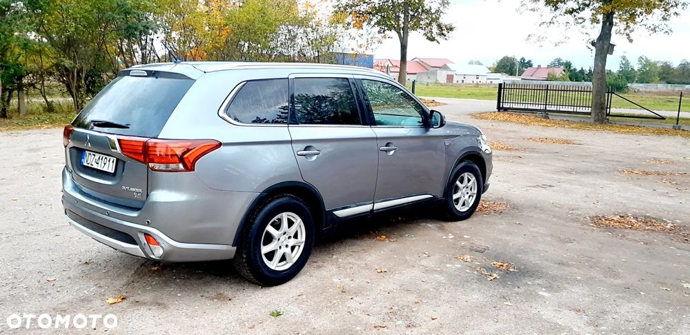 Mitsubishi Outlander 2.2 DID Intense + - 8