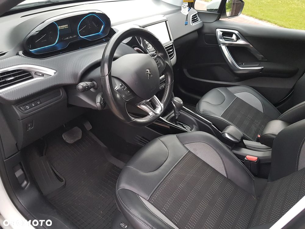 Peugeot 2008 PureTech 110 Stop&Start EAT6 Crossway - 16