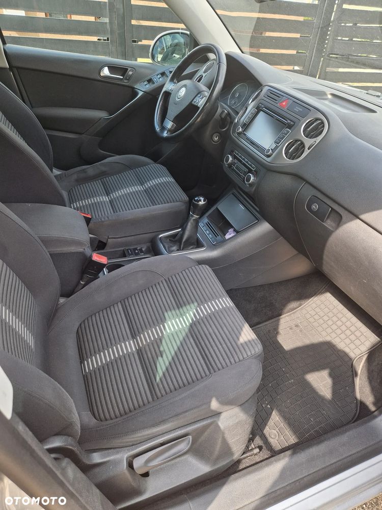 Volkswagen Tiguan - 10