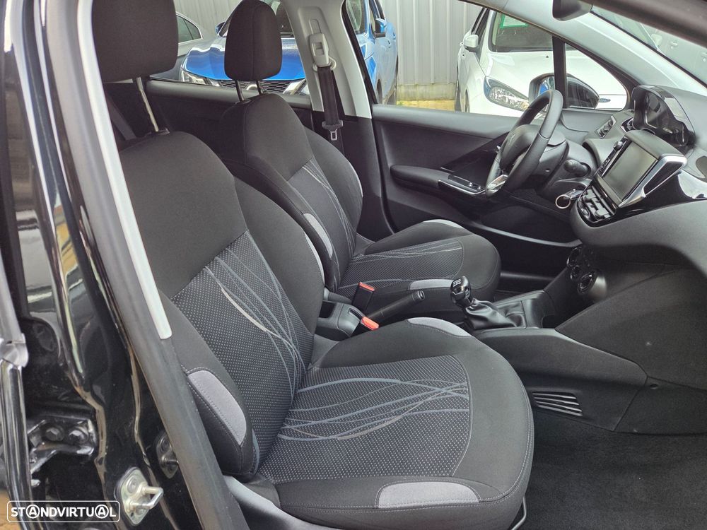 Peugeot 208 1.4 HDi SE Style - 8