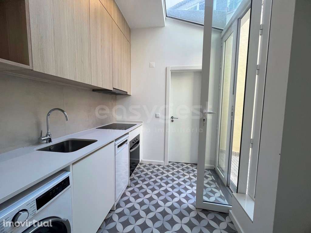T1+1 renovado com pequeno terraço , Campo de Ourique - Grande imagem: 5/22