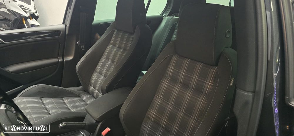 VW Golf 2.0 TDI DPF DSG GTD - 40